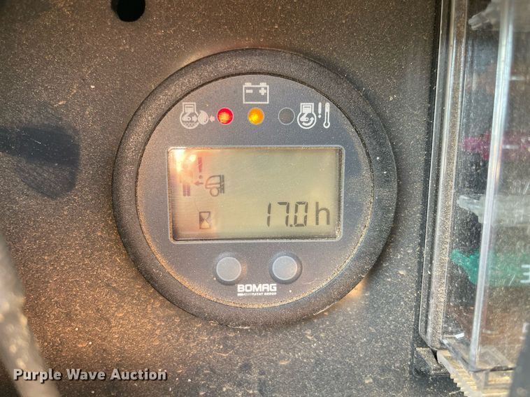 image for item NY9917 2016 Bomag BMP 8500  trench compactor