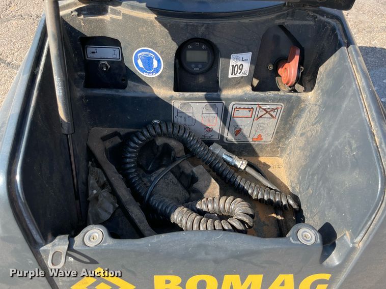 image for item NY9917 2016 Bomag BMP 8500  trench compactor