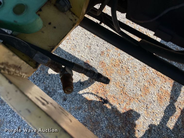 image for item NY9919 2000 John Deere 5310  tractor