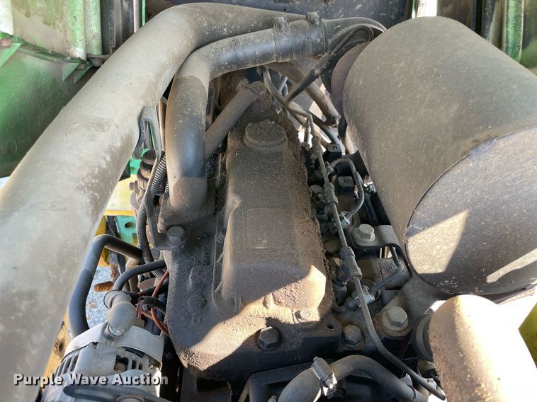 image for item NY9919 2000 John Deere 5310  tractor