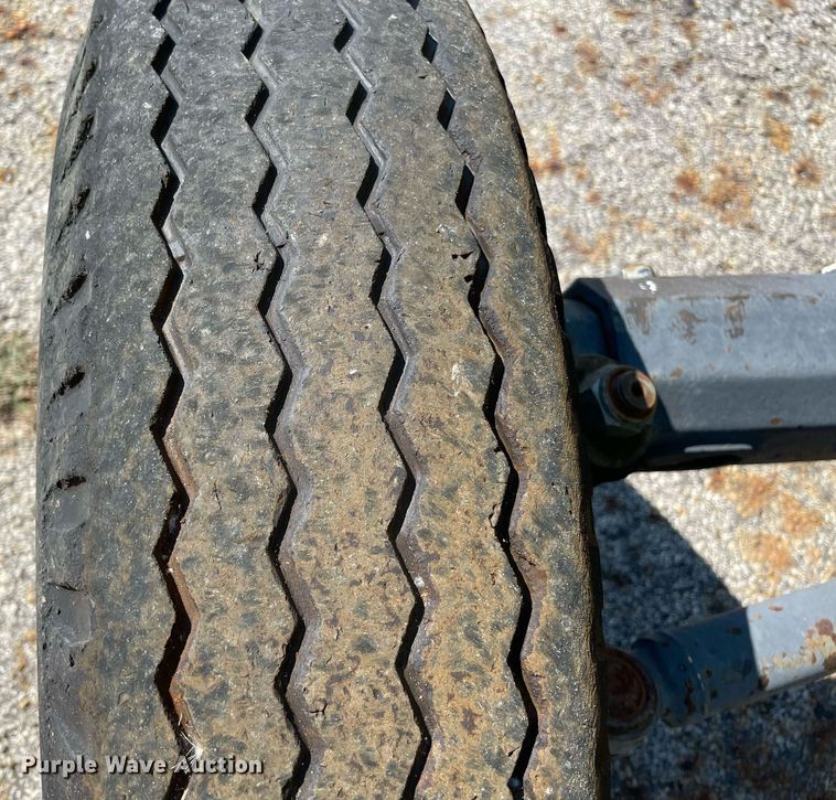 image for item NY9919 2000 John Deere 5310  tractor