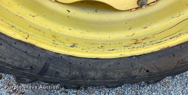 image for item NY9919 2000 John Deere 5310  tractor