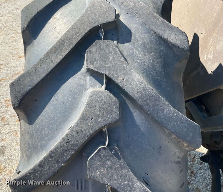 image for item NY9919 2000 John Deere 5310  tractor