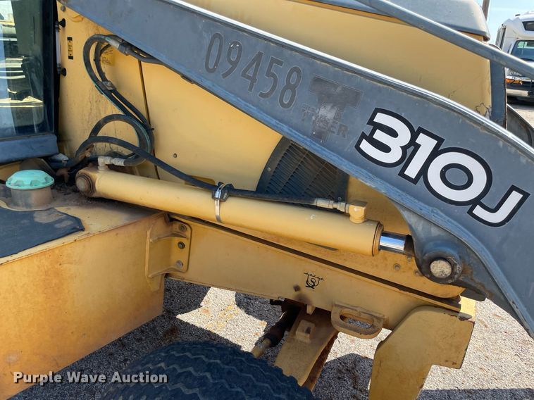 image for item NY9922 2009 John Deere 310J  backhoe