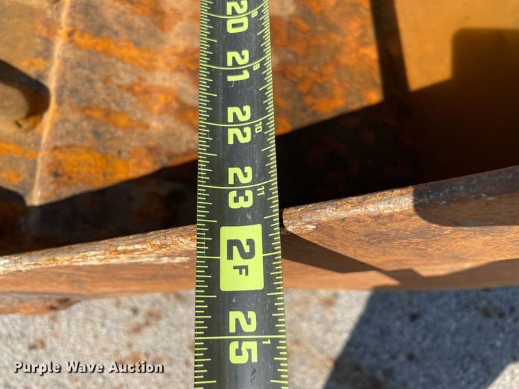 image for item NY9922 2009 John Deere 310J  backhoe