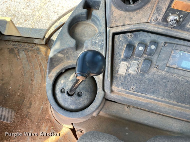 image for item NY9922 2009 John Deere 310J  backhoe