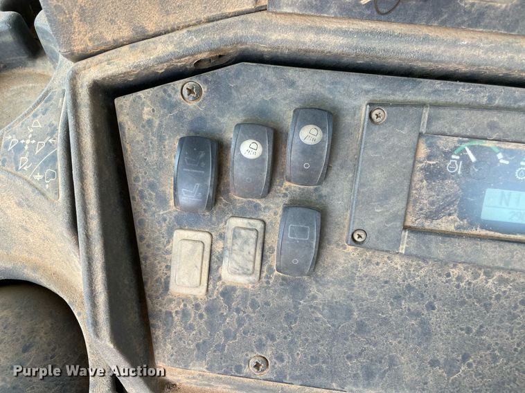 image for item NY9922 2009 John Deere 310J  backhoe