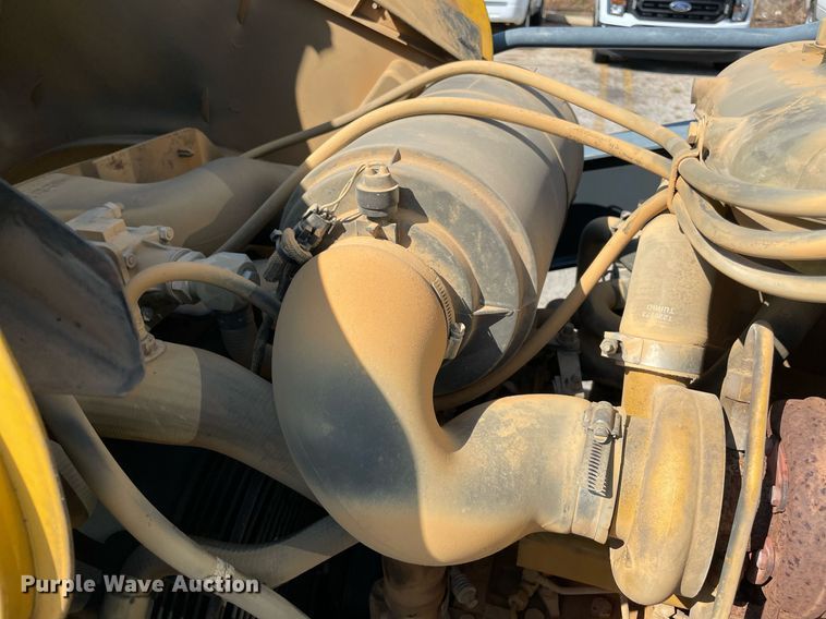 image for item NY9922 2009 John Deere 310J  backhoe