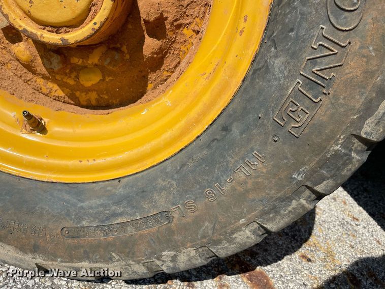 image for item NY9922 2009 John Deere 310J  backhoe