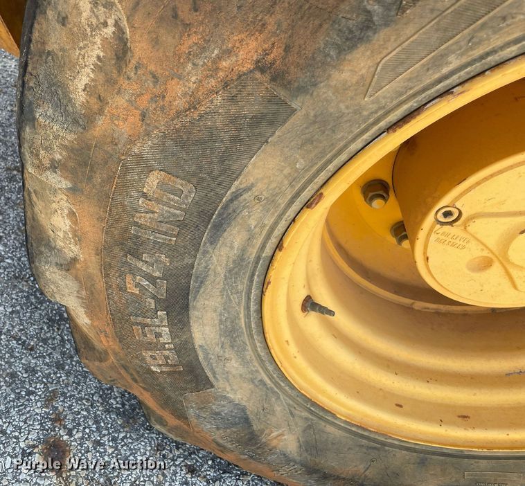 image for item NY9922 2009 John Deere 310J  backhoe