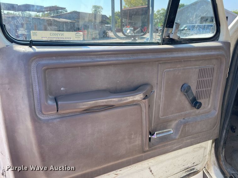 image for item NY9953 1998 Ford F800  dump truck