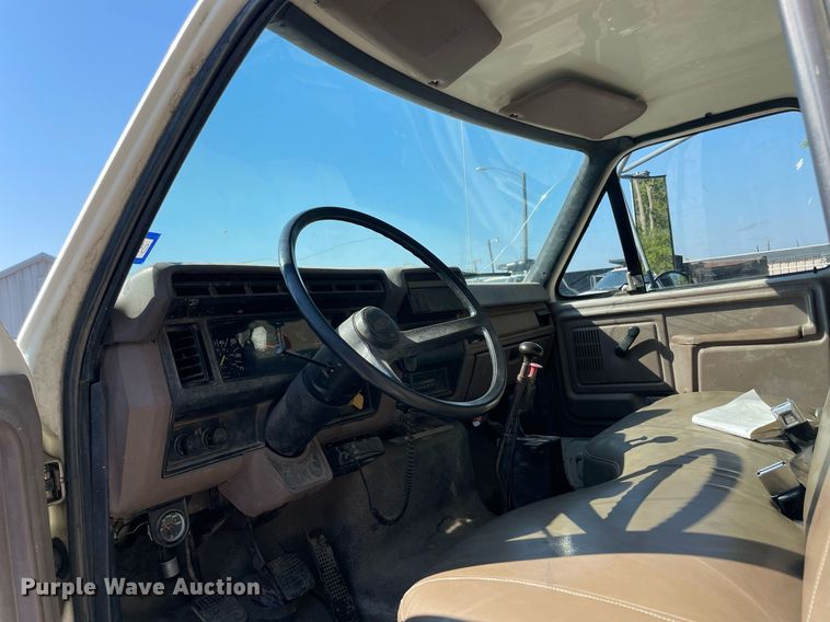 image for item NY9953 1998 Ford F800  dump truck