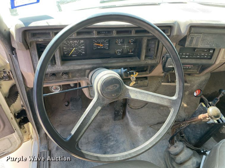 image for item NY9953 1998 Ford F800  dump truck