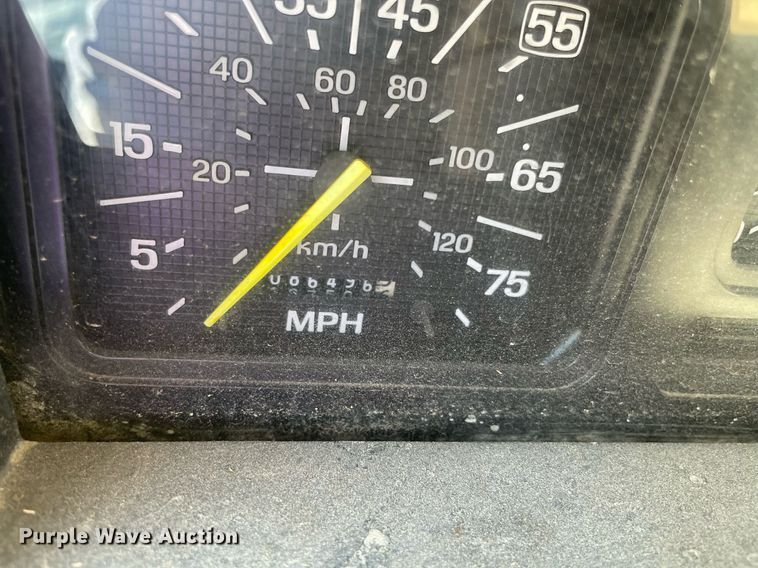 image for item NY9953 1998 Ford F800  dump truck