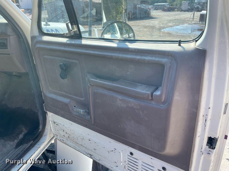 image for item NY9953 1998 Ford F800  dump truck