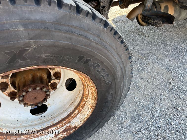 image for item NY9953 1998 Ford F800  dump truck