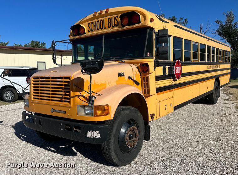 image for item OC9454 2000 International 3800  school bus