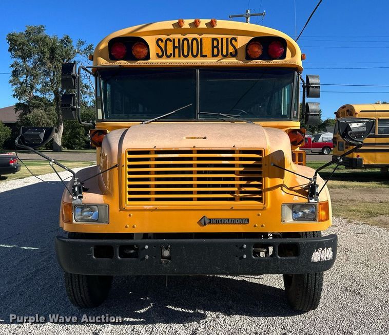 image for item OC9454 2000 International 3800  school bus