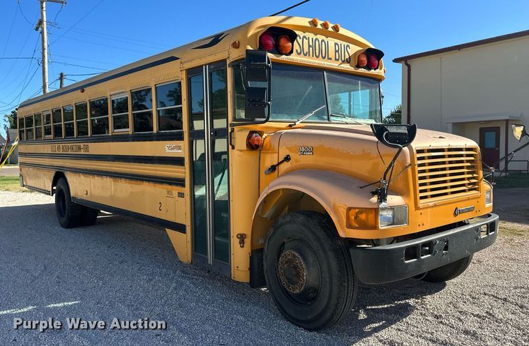 image for item OC9454 2000 International 3800  school bus
