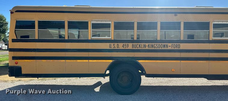 image for item OC9454 2000 International 3800  school bus