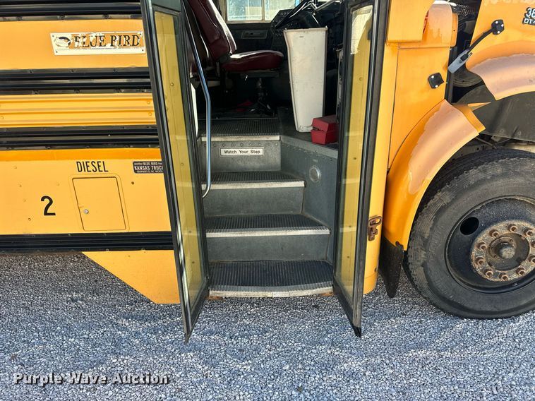 image for item OC9454 2000 International 3800  school bus