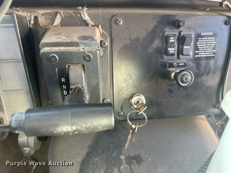 image for item OC9454 2000 International 3800  school bus