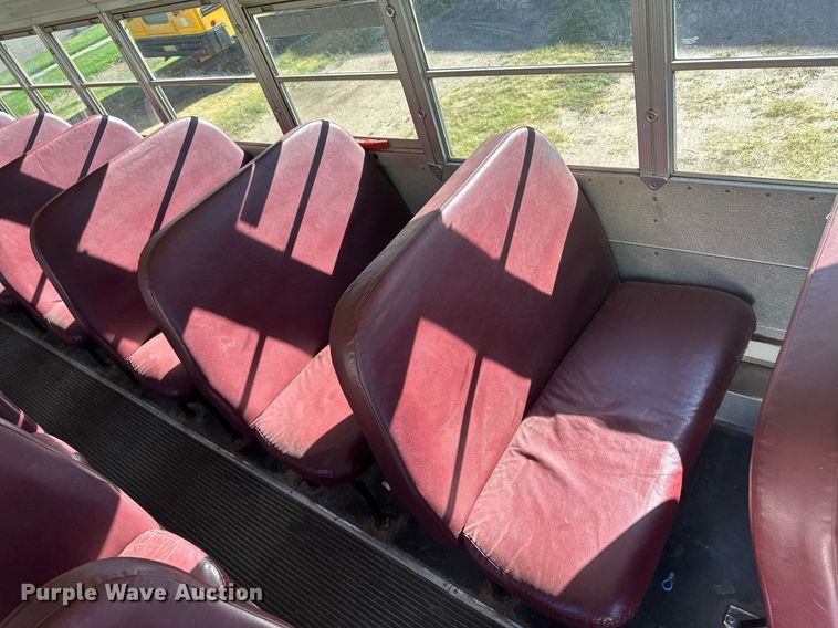 image for item OC9454 2000 International 3800  school bus