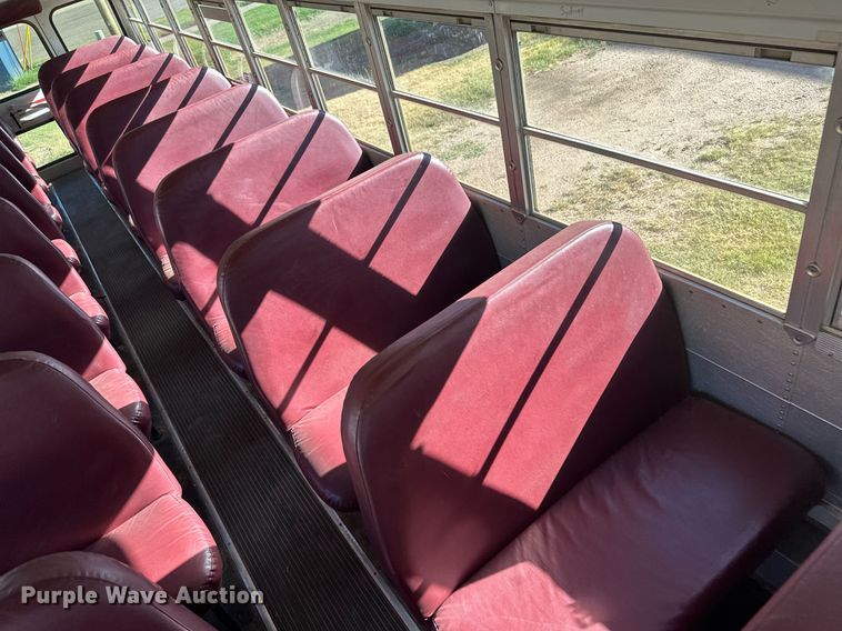 image for item OC9454 2000 International 3800  school bus