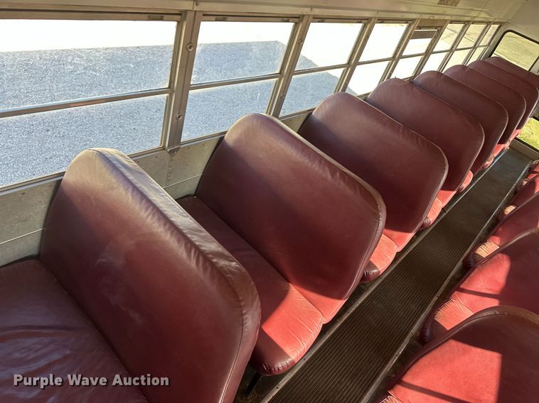 image for item OC9454 2000 International 3800  school bus