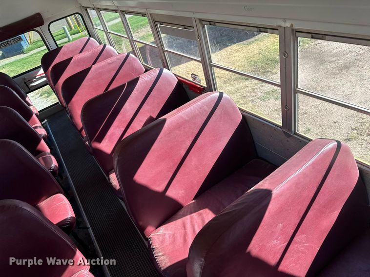 image for item OC9454 2000 International 3800  school bus