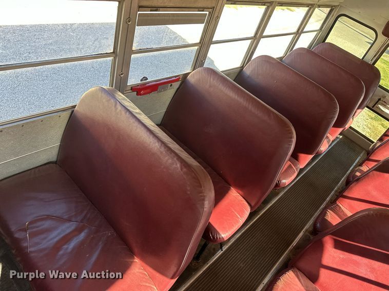 image for item OC9454 2000 International 3800  school bus