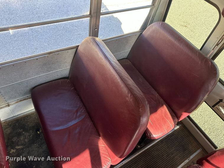 image for item OC9454 2000 International 3800  school bus