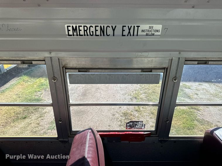 image for item OC9454 2000 International 3800  school bus