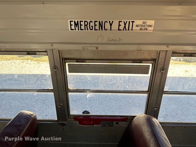 image for item OC9454 2000 International 3800  school bus