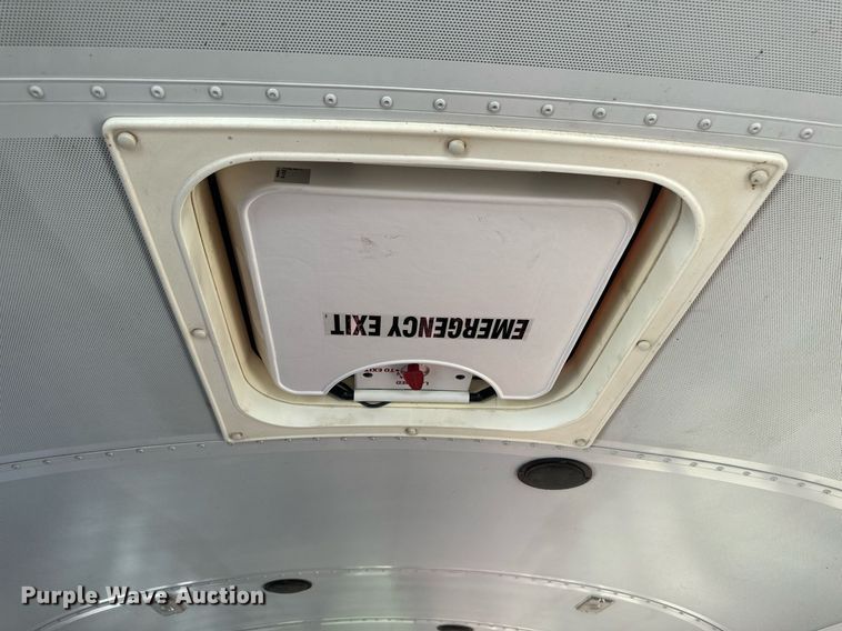 image for item OC9454 2000 International 3800  school bus