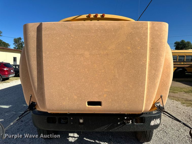 image for item OC9454 2000 International 3800  school bus