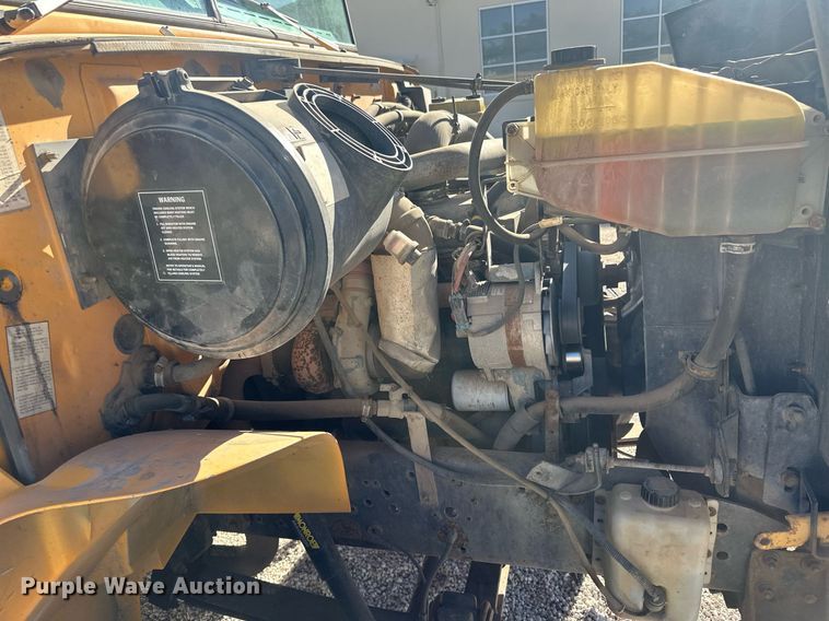 image for item OC9454 2000 International 3800  school bus