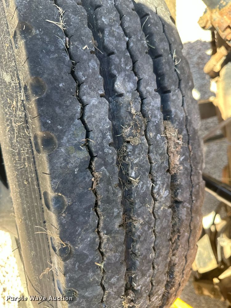 image for item OC9454 2000 International 3800  school bus