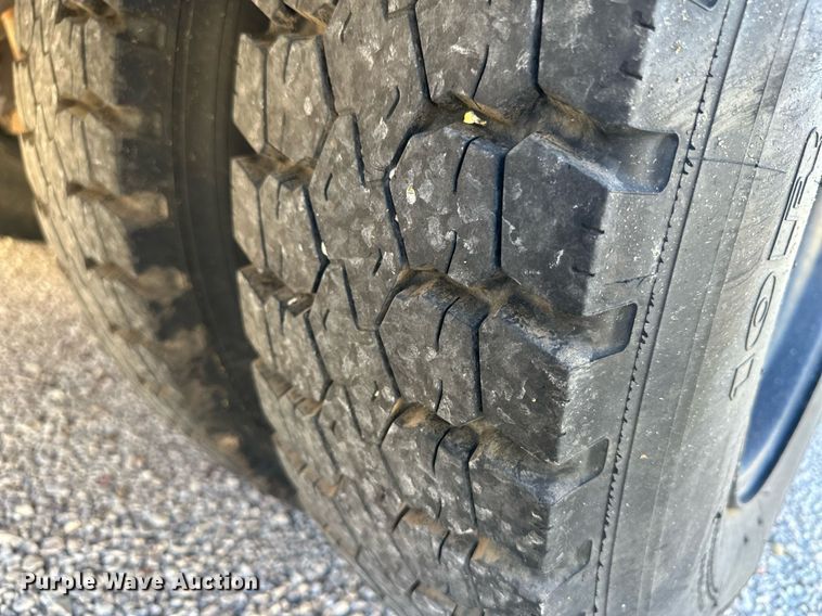 image for item OC9454 2000 International 3800  school bus