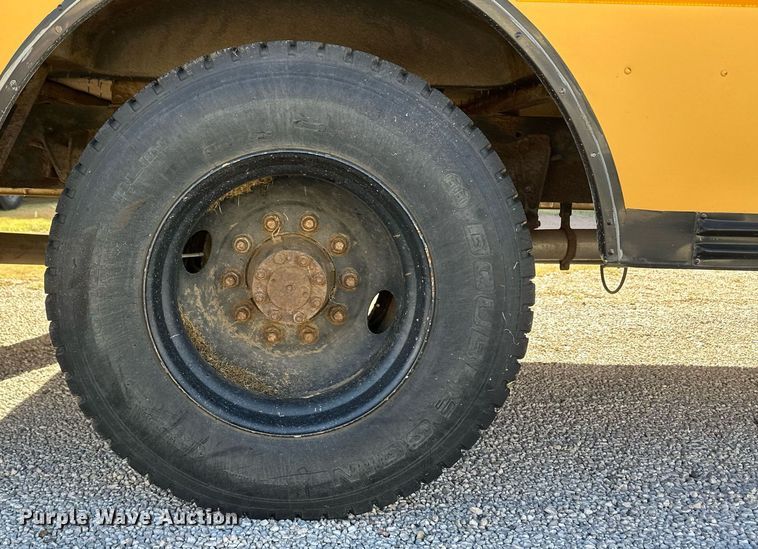 image for item OC9454 2000 International 3800  school bus