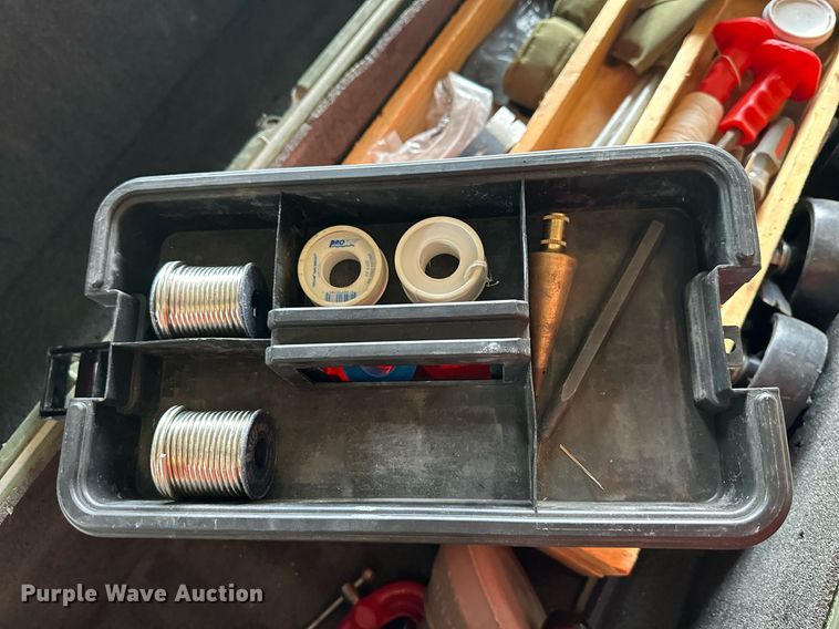 image for item OF9117 (2) storage boxes