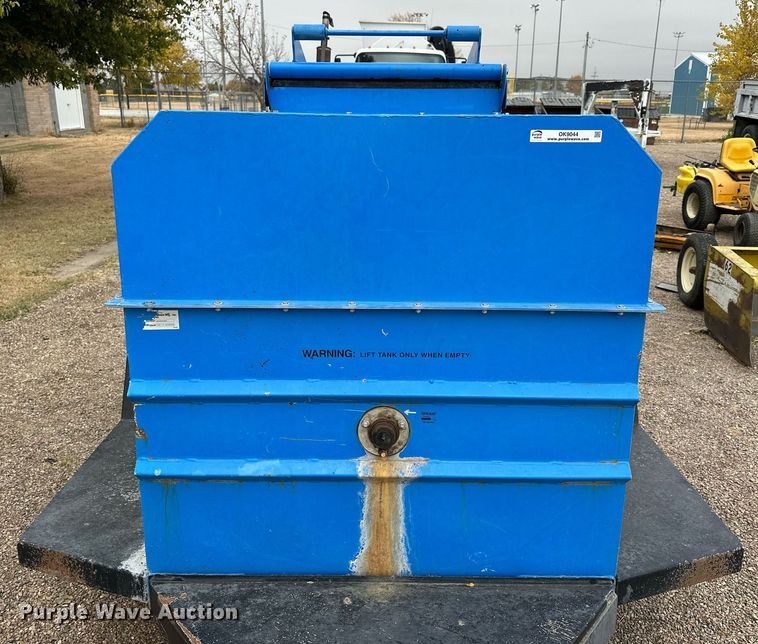 image for item OK9044 2009 Kincaid Agi-Gator 550 V2  hydroseeder