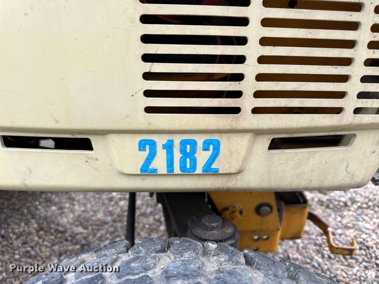 image for item OK9045 1990 Cub Cadet 2182  compact tractor