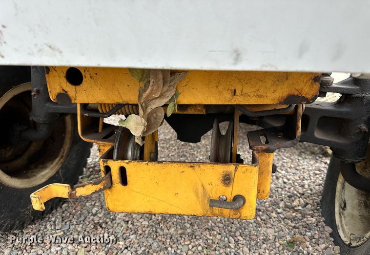 image for item OK9045 1990 Cub Cadet 2182  compact tractor