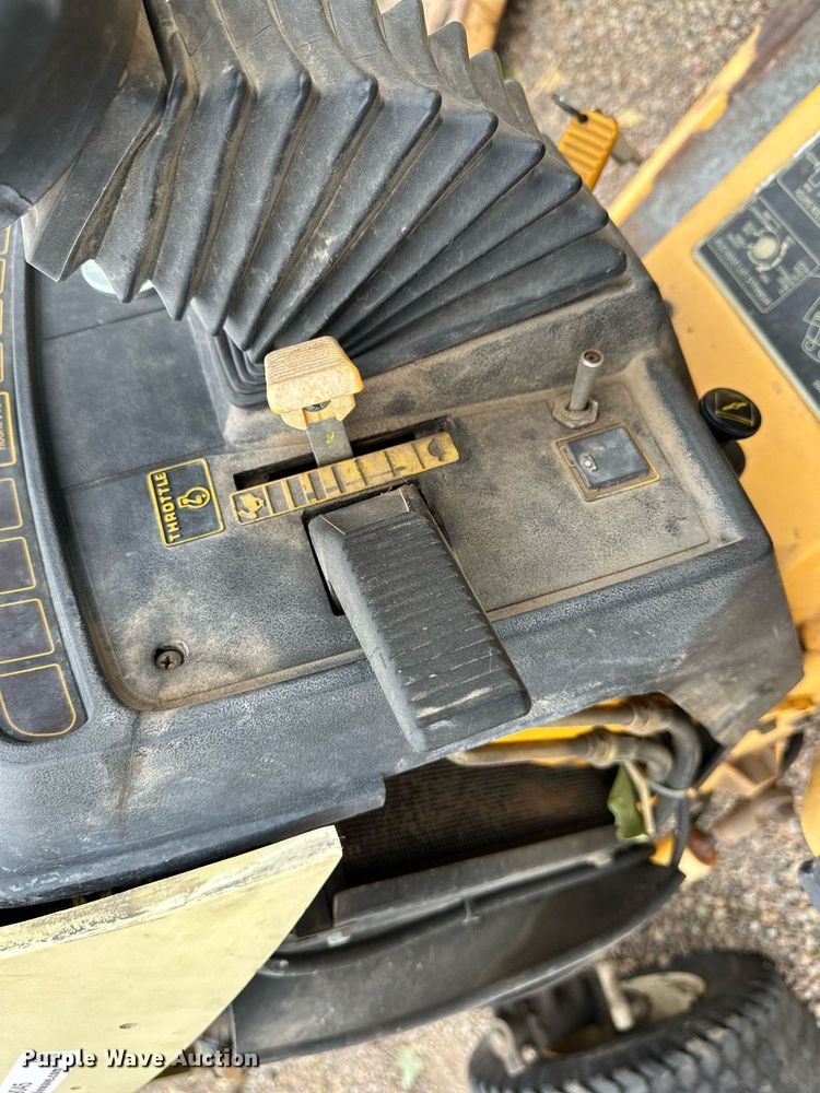 image for item OK9045 1990 Cub Cadet 2182  compact tractor