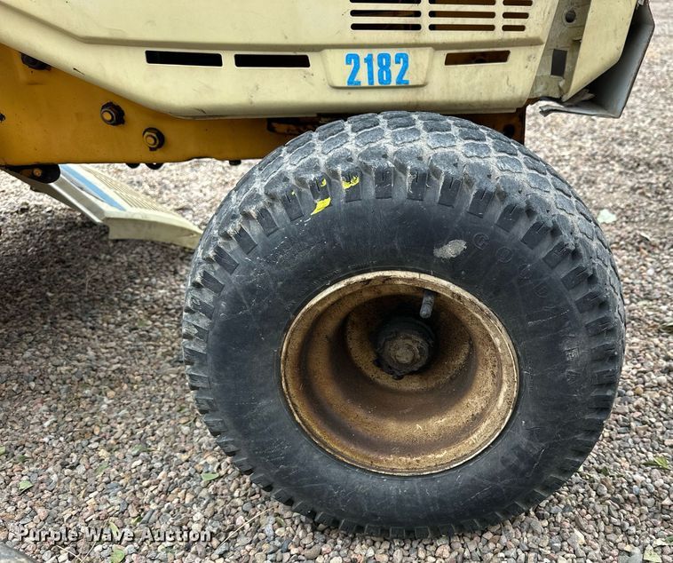 image for item OK9045 1990 Cub Cadet 2182  compact tractor