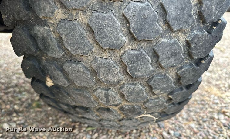 image for item OK9045 1990 Cub Cadet 2182  compact tractor