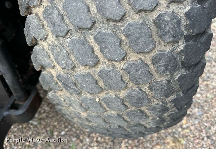 image for item OK9045 1990 Cub Cadet 2182  compact tractor