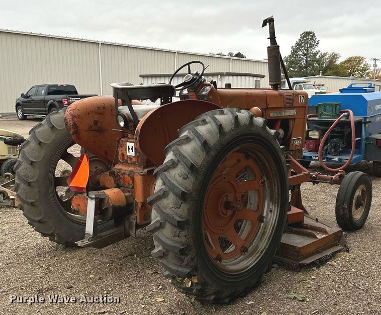 image for item OK9046 1971 International Farmall 544  tractor