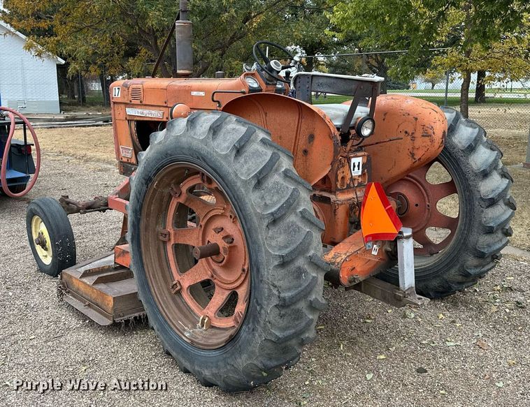 image for item OK9046 1971 International Farmall 544  tractor